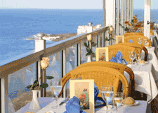 Restaurant La Marea mit Terrasse